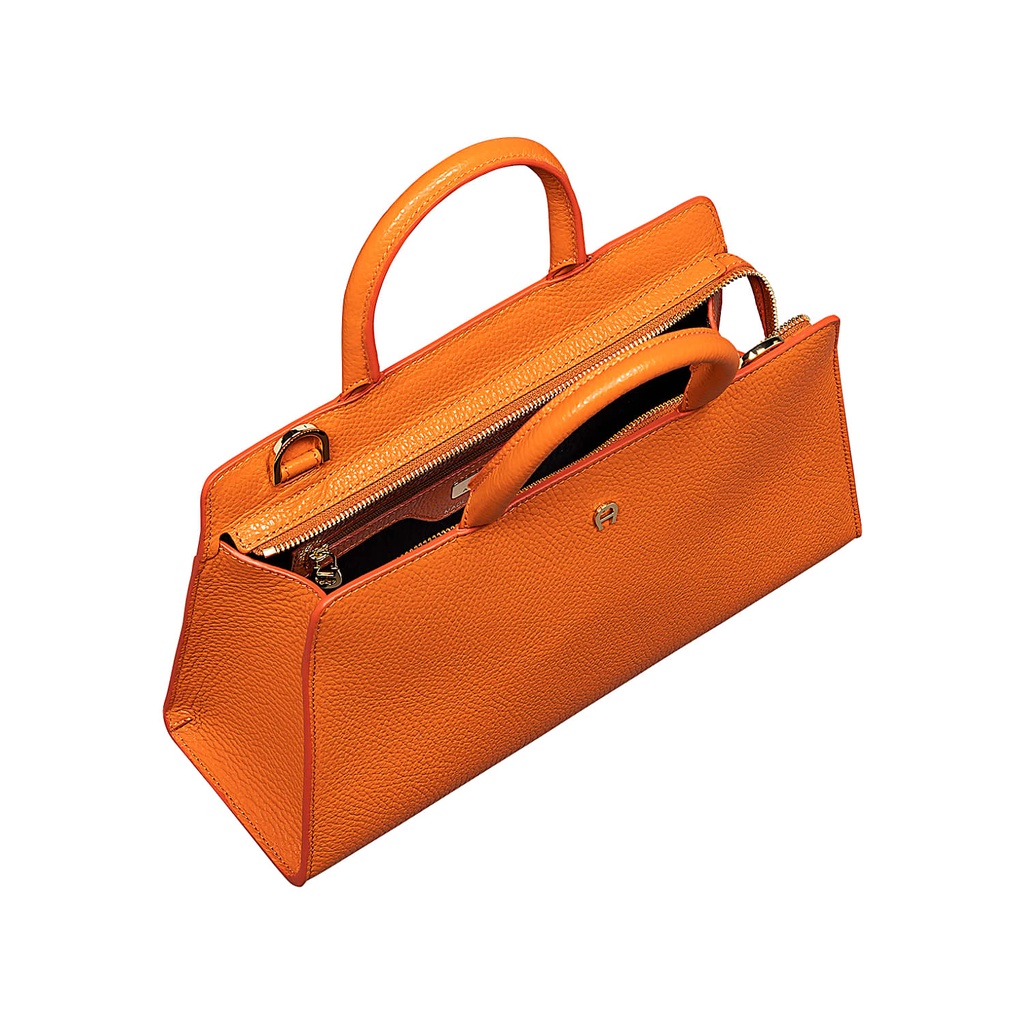 【AIGNER】CYBILL Handbag Short M／ハンドバッグ Cybill Handbag S ink - Bags - Women - Aigner